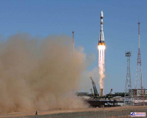 点击图片翻到下一页>> 俄拟造新一代运载火箭 使用环保液化天然气