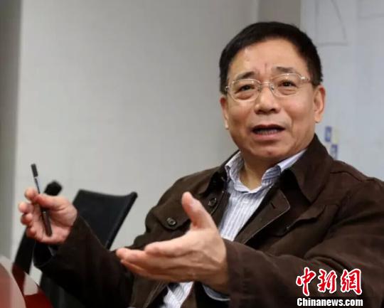 新科院士邹志刚：曾想做记者终将实现新能源梦